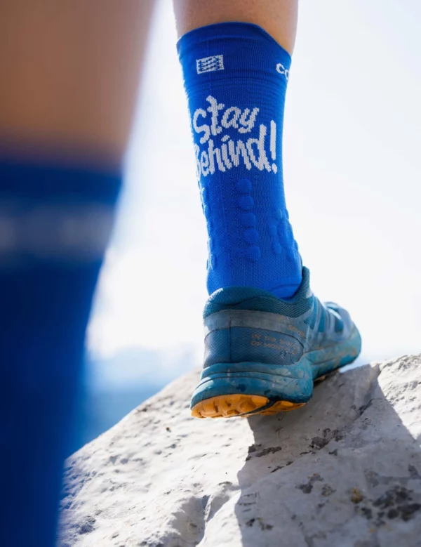 PRO RACING SOCKS V4.0 TRAIL STAY BEHIND – Image 2